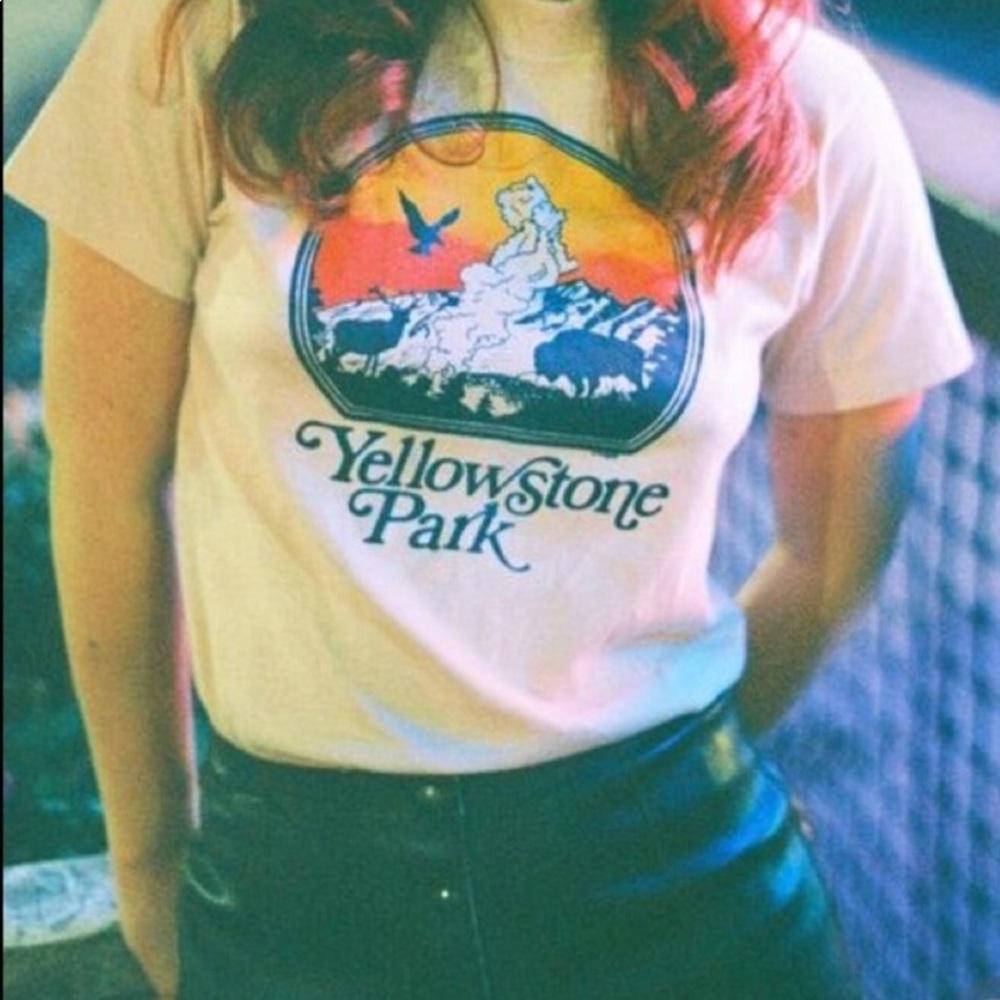 Surprise Vintage Graphic Tee - Picture 5 of 8